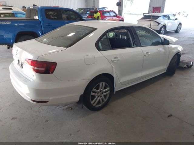 2018 VOLKSWAGEN JETTA 3VW167AJ1JM250197 Photo 3