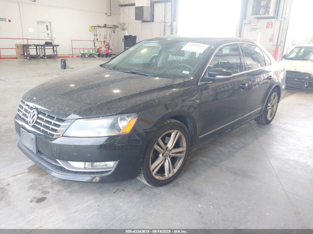 Volkswagen 2014 2014 1VWCT7A31EC051970 Image 2