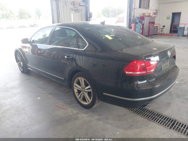 Volkswagen 2014 2014 1VWCT7A31EC051970 Image 3