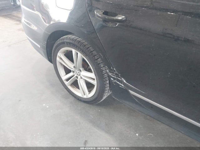 Volkswagen 2014 2014 1VWCT7A31EC051970 Image 6