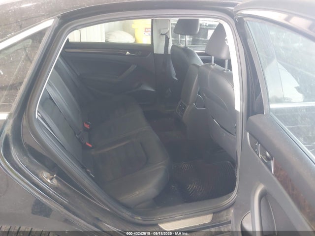 Volkswagen 2014 2014 1VWCT7A31EC051970 Image 8