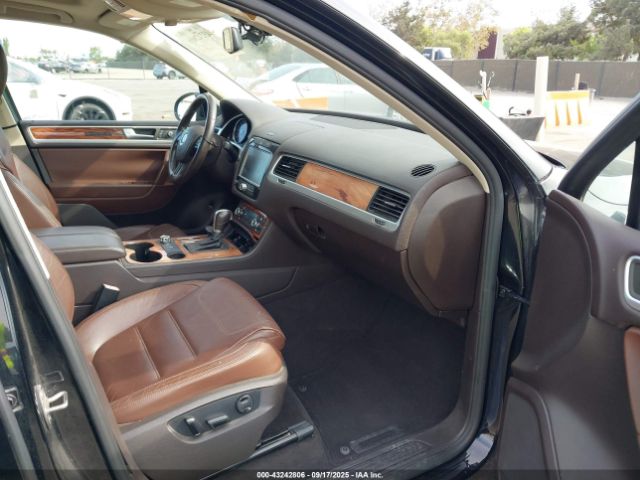 2011 VOLKSWAGEN TOUAREG WVGFK9BP2BD005291 Photo 4