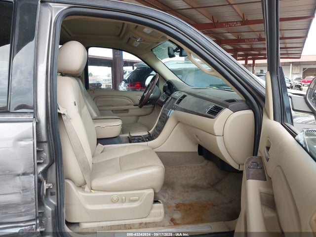 2011 CADILLAC ESCALADE 1GYS4BEF4BR191534 Photo 4