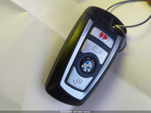 WBS3R9C50FK334405 BMW 2015