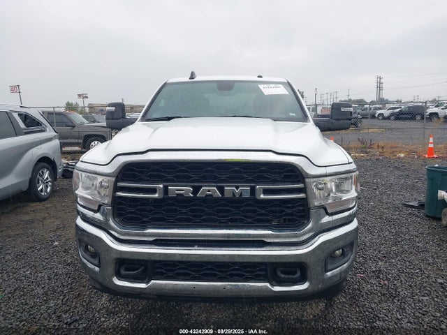 3C6UR5DL2RG303435 RAM 2024