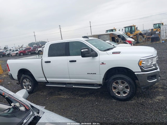 3C6UR5DL2RG303435 RAM 2024