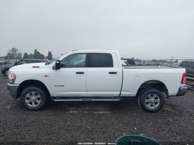 3C6UR5DL2RG303435 RAM 2024