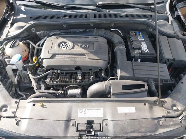 3VW4T7AJ1EM271823 Volkswagen Jetta