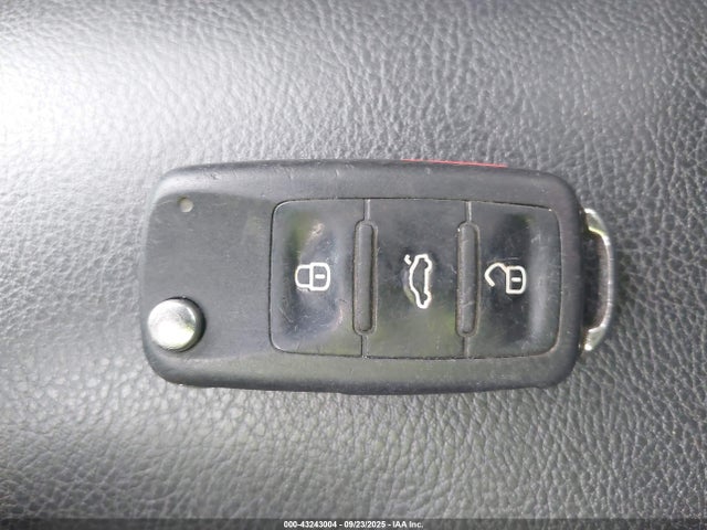 3VW4T7AJ1EM271823 Volkswagen Jetta