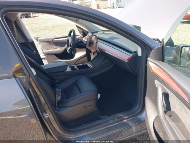 2023 TESLA MODEL Y 7SAYGDEE2PF805829 Photo 4