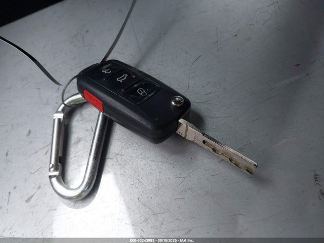 3VWF17ATXGM617628 Volkswagen 2016