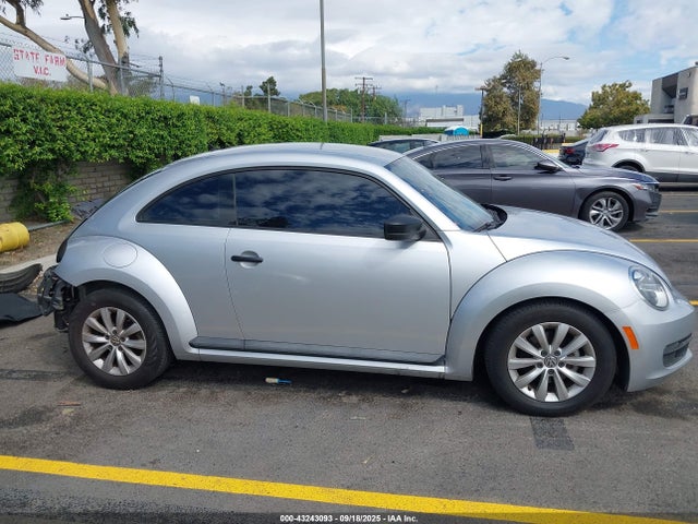 3VWF17ATXGM617628 Volkswagen 2016