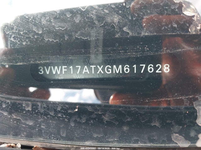 3VWF17ATXGM617628 Volkswagen 2016