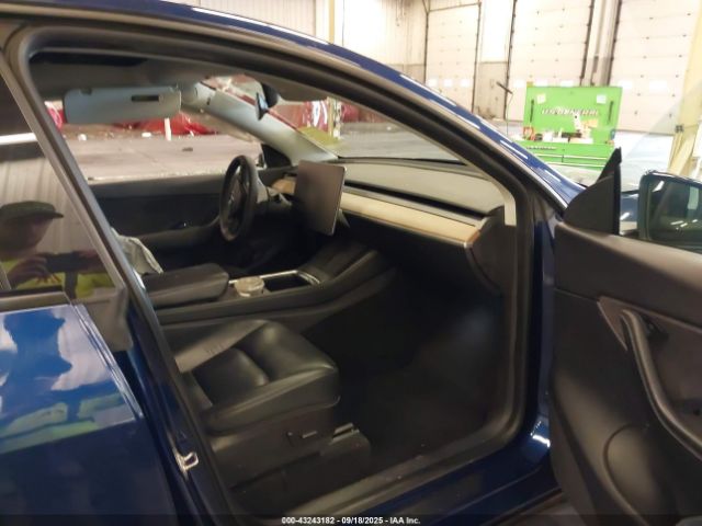 2021 TESLA MODEL Y 5YJYGDEF9MF230520 Photo 4