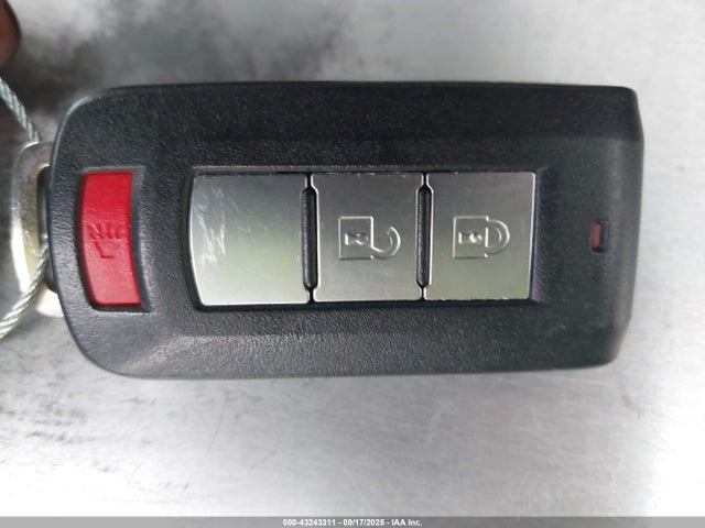 Mitsubishi dohc mivec 2014 4A4AP4AU8EE025708 Image 11