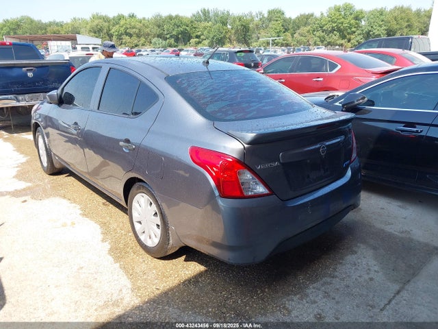 3N1CN7AP5GL889851 Nissan 2016