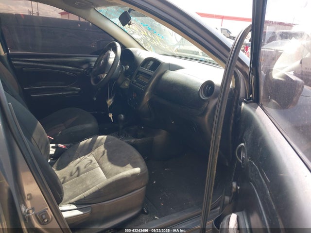 3N1CN7AP5GL889851 Nissan 2016