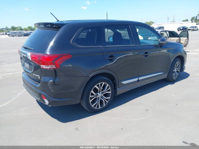 2016 MITSUBISHI OUTLANDER JA4AD3A37GZ065270 Photo 3