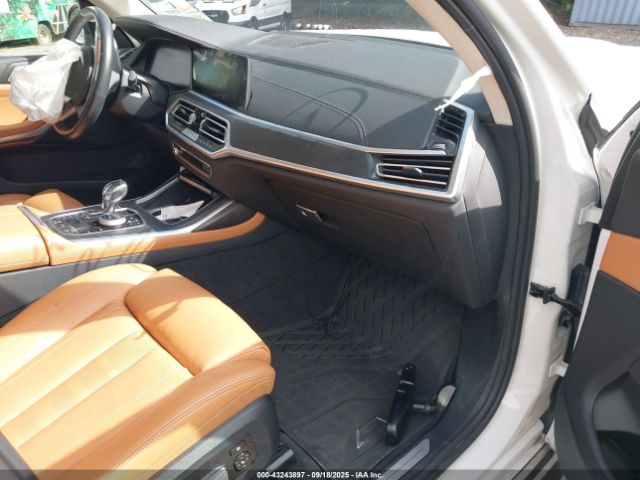 2022 BMW X7 5UXCW2C00N9L75651 Photo 4