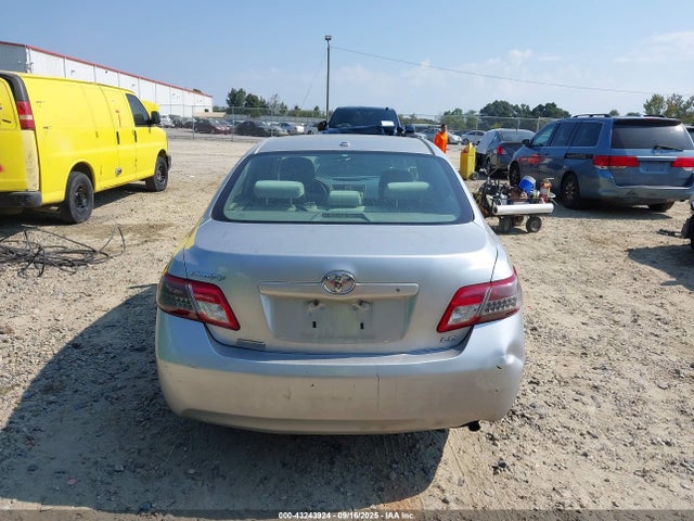 2010 Toyota Camry Le მანქანა იყიდება აუქციონზე, vin: 4T4BF3EK9AR015479, აუქციონის ნომერი: 43243924