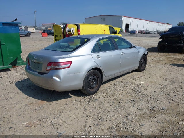 2010 Toyota Camry Le მანქანა იყიდება აუქციონზე, vin: 4T4BF3EK9AR015479, აუქციონის ნომერი: 43243924