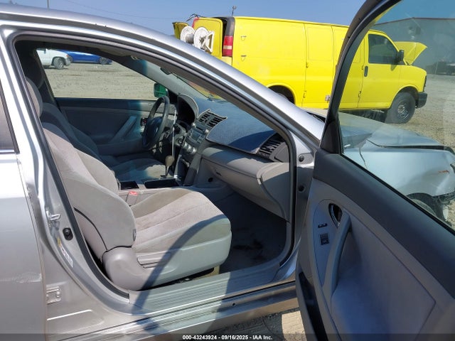2010 Toyota Camry Le მანქანა იყიდება აუქციონზე, vin: 4T4BF3EK9AR015479, აუქციონის ნომერი: 43243924