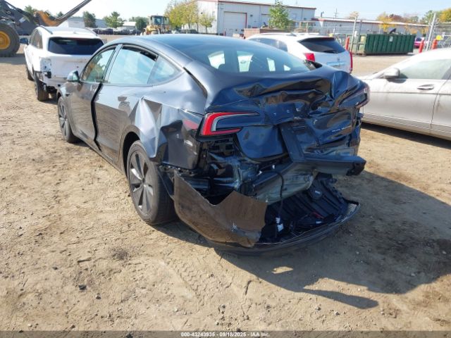 2025 TESLA MODEL 3 5YJ3E1EB6SF951502 Photo 2