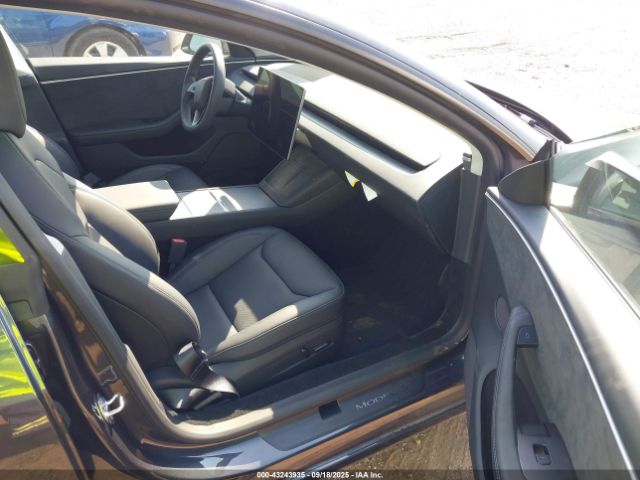 2025 TESLA MODEL 3 5YJ3E1EB6SF951502 Photo 4