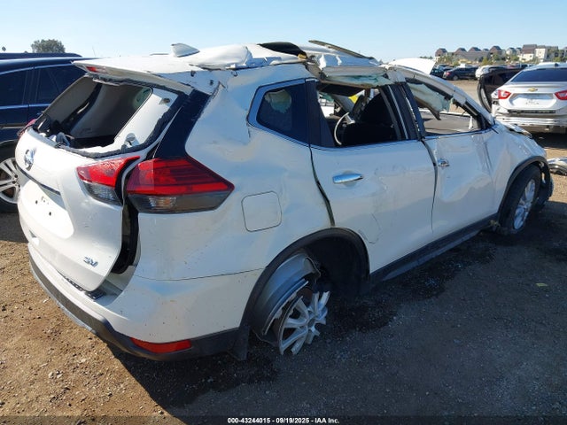 JN8AT2MT1HW135321 Nissan ROGUE SV