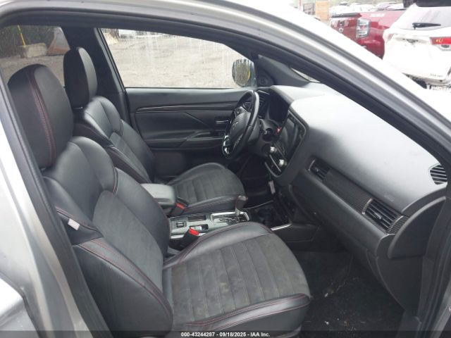 2020 MITSUBISHI OUTLANDER JA4AD3A36LJ000323 Photo 4