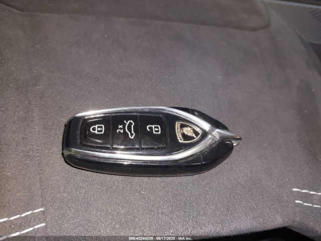 2024 LAMBORGHINI URUS ZPBUC3ZL1RLA29874 Photo 10