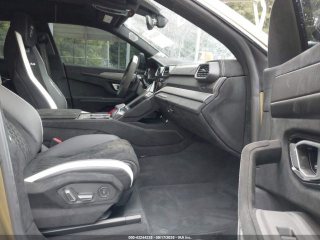 2024 LAMBORGHINI URUS ZPBUC3ZL1RLA29874 Photo 4