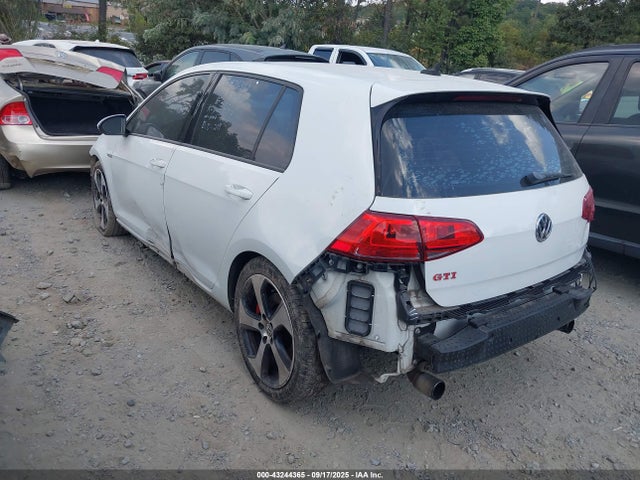 2016 VOLKSWAGEN GOLF GTI 3VW547AU4GM062025 Photo 2