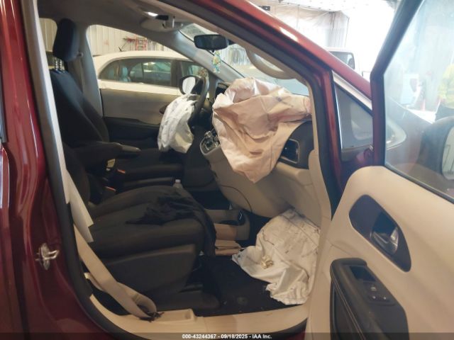 2023 CHRYSLER VOYAGER 2C4RC1CG2PR530077 Photo 4