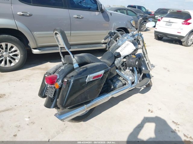 2012 HARLEY-DAVIDSON FLD 1HD1GZM18CC324578 Photo 3