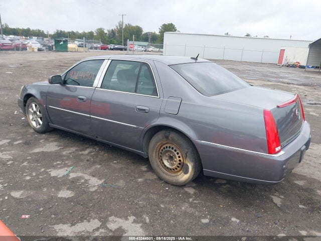 2007 CADILLAC DTS 1G6KD57937U220852 Photo 2