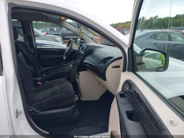 2C4RDGBGXFR743911 Dodge Grand Caravan