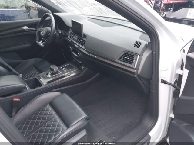 2019 AUDI SQ5 WA1B4AFY3K2005677 Photo 4