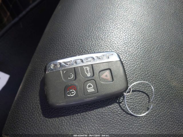 2017 JAGUAR F-PACE SADCJ2BV4HA882069 Photo 10