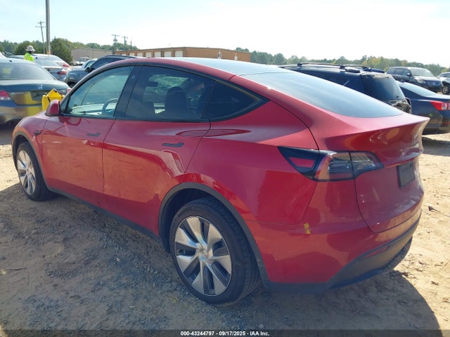 2023 TESLA MODEL Y 7SAYGDEE8PA082176 Photo 2