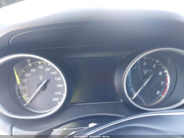 2018 MASERATI LEVANTE ZN661YUA0JX293673 Photo 6