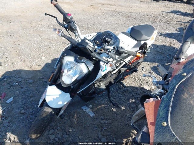 KTM Duke 2021 MD2JPC407MC031580 Image 2