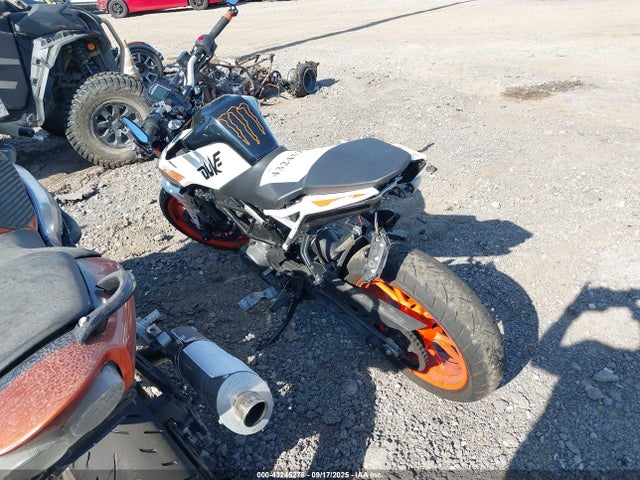 KTM Duke 2021 MD2JPC407MC031580 Image 3