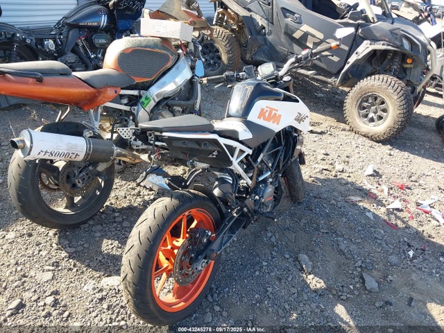 KTM Duke 2021 MD2JPC407MC031580 Image 4