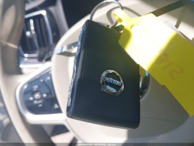 2019 VOLVO S60 7JRA22TK3KG003204 Photo 10