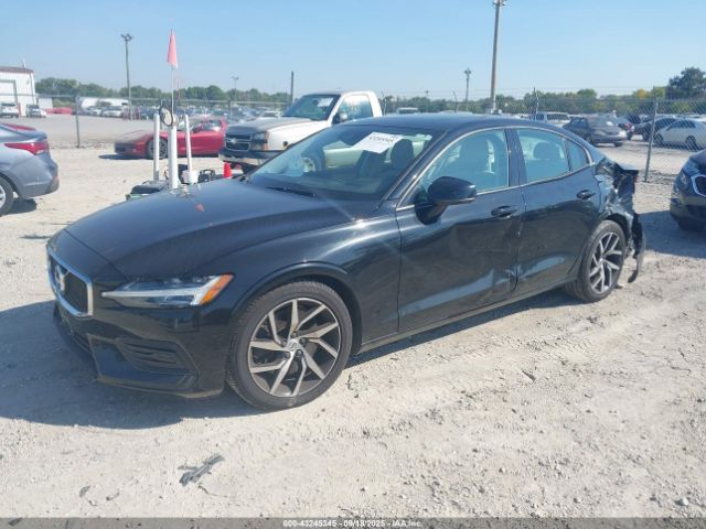 2019 VOLVO S60 7JRA22TK3KG003204 Photo 1
