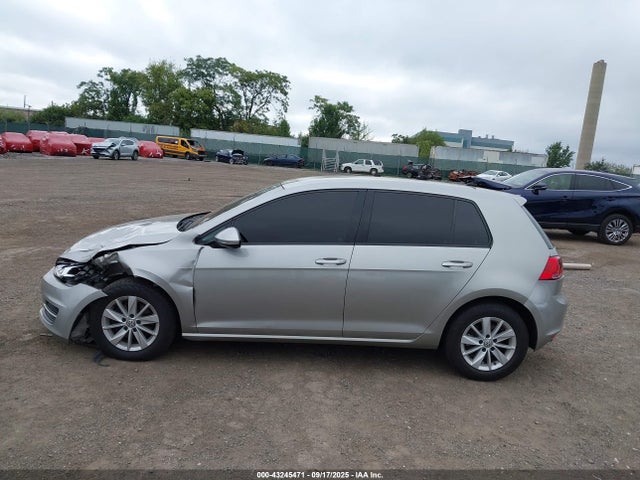 3VW217AUXFM019819 Volkswagen 2015