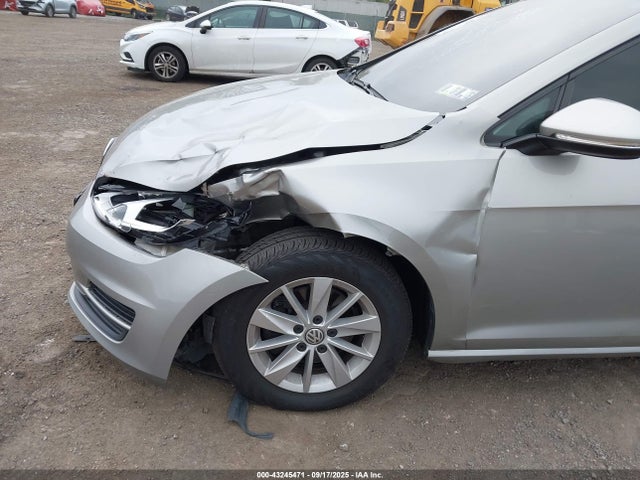 3VW217AUXFM019819 Volkswagen 2015