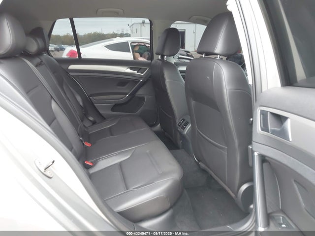 3VW217AUXFM019819 Volkswagen 2015