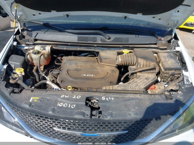 2018 CHRYSLER PACIFICA 2C4RC1FGXJR260597 Photo 9